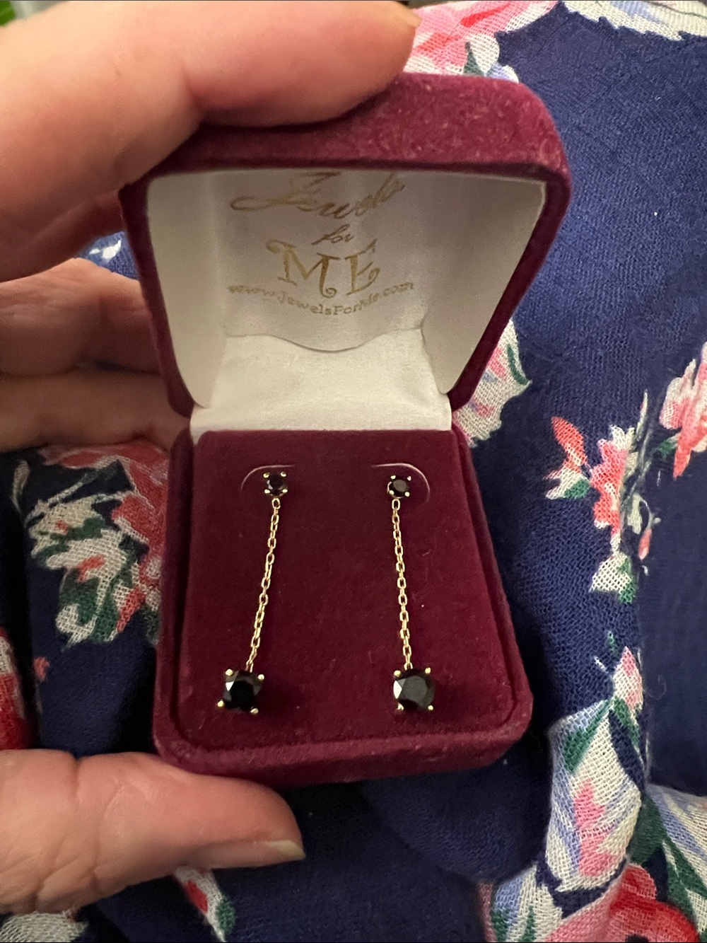 14kt gold dangle earrings black spinel